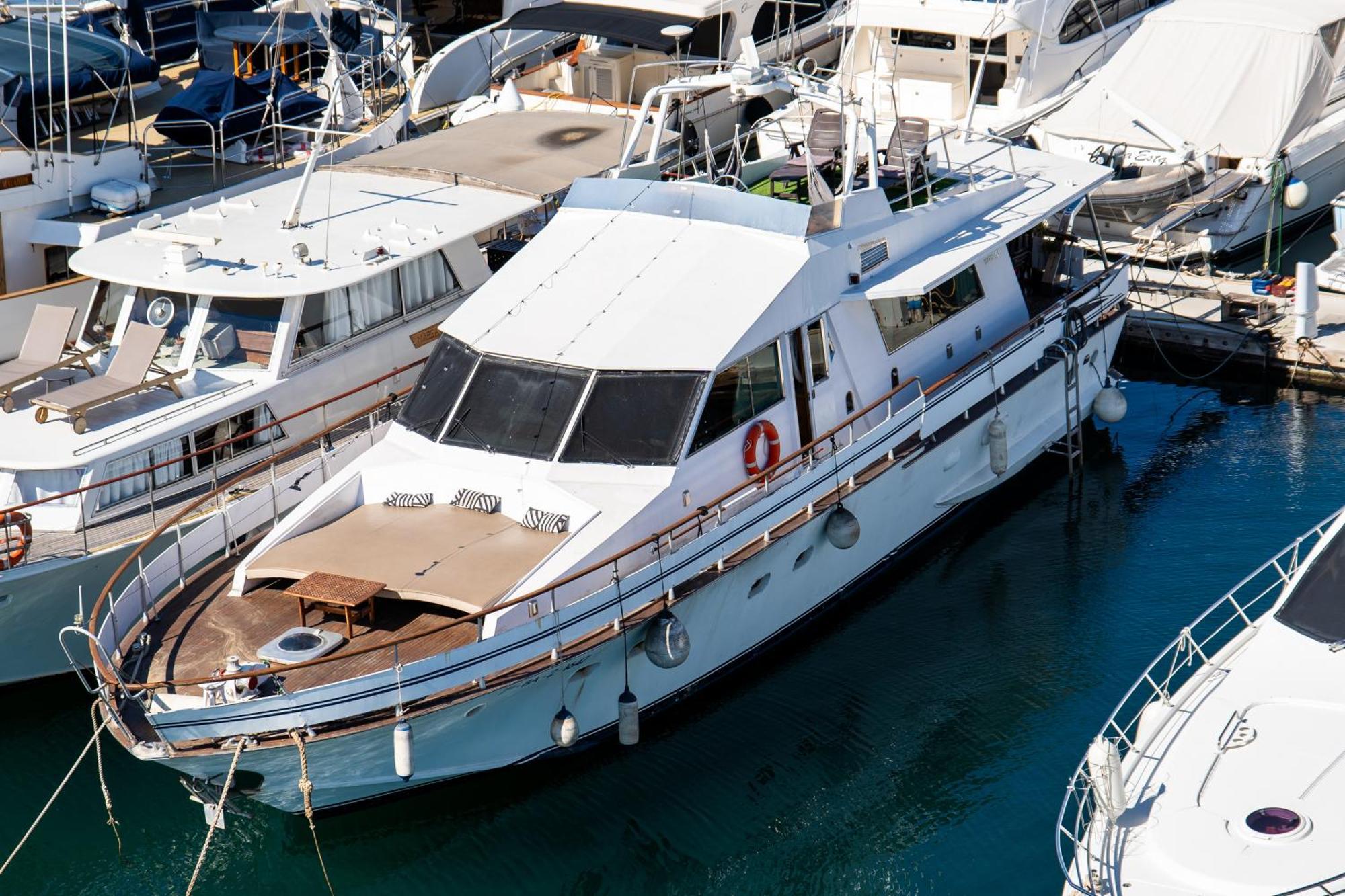 ホテル Boat Aloha サン・アドリア・デ・ベソス エクステリア 写真